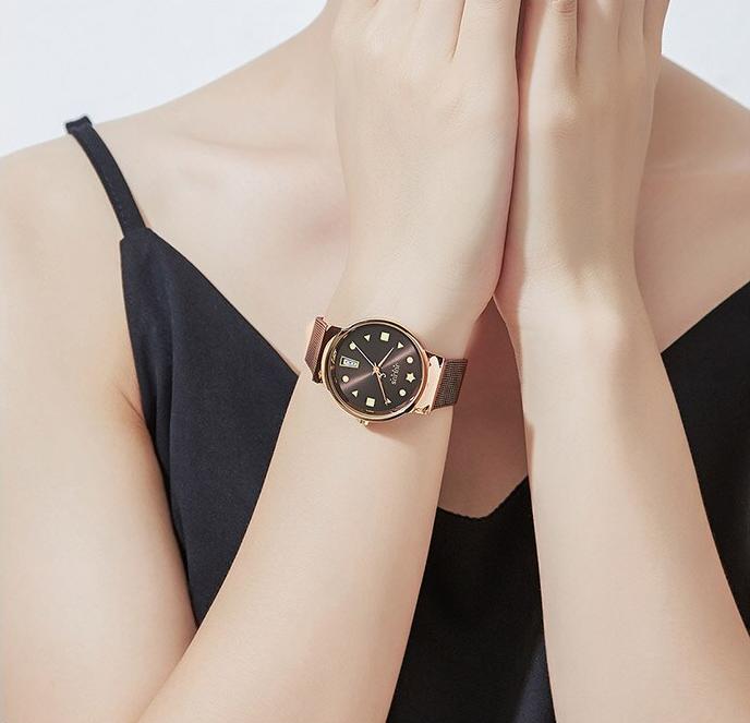 Thiết kế đơn giản mẫu đồng hồ da nữ đẹp phù hợp với mọi trang phục