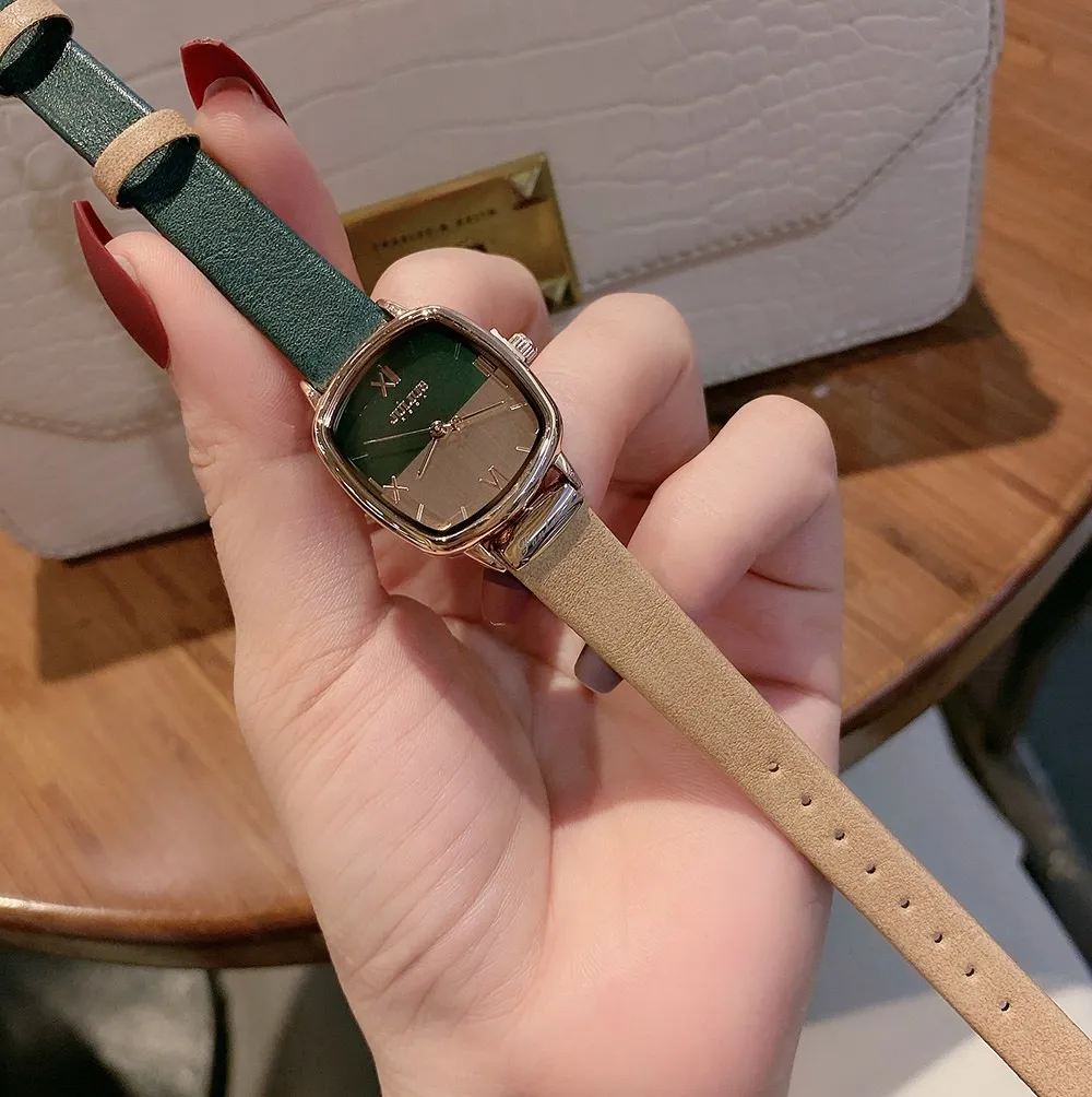 Đồng Hồ Nữ JA-1240D Julius Hàn Quốc Dây Da (Xanh Lá) - cầm trên tay mẫu cận cảnh