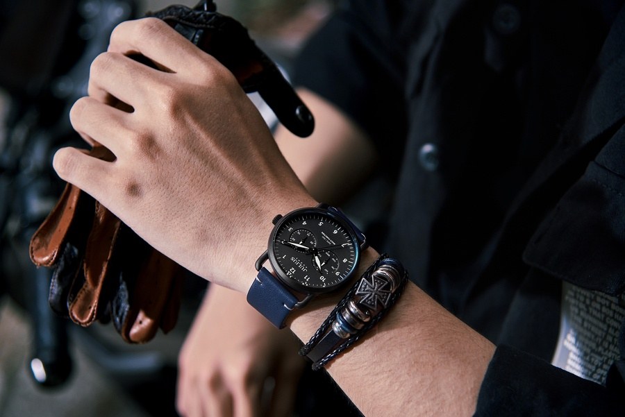 Đồng Hồ Nam JAH-120D Julius Hàn Quốc Dây Da (Xanh) - đeo trên tay mẫu